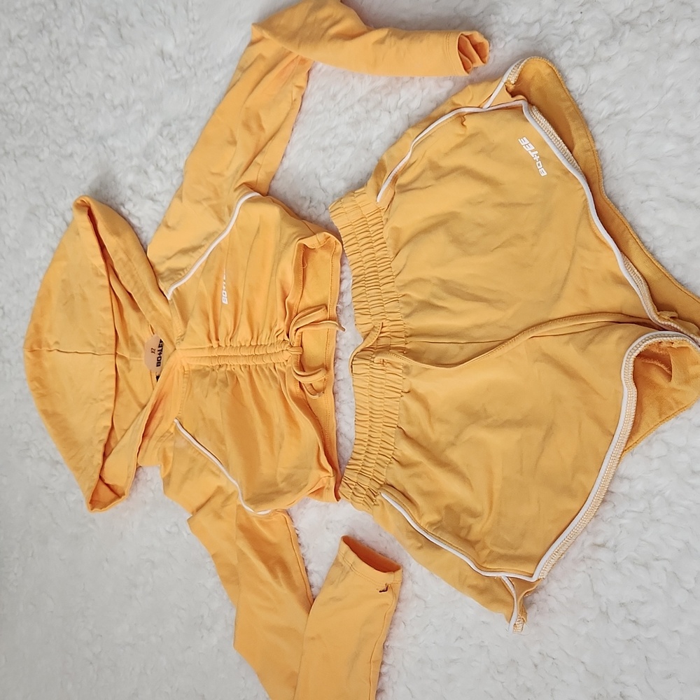 BO+TEE Yellow Cropped Hoodie - Picture 4 of 9